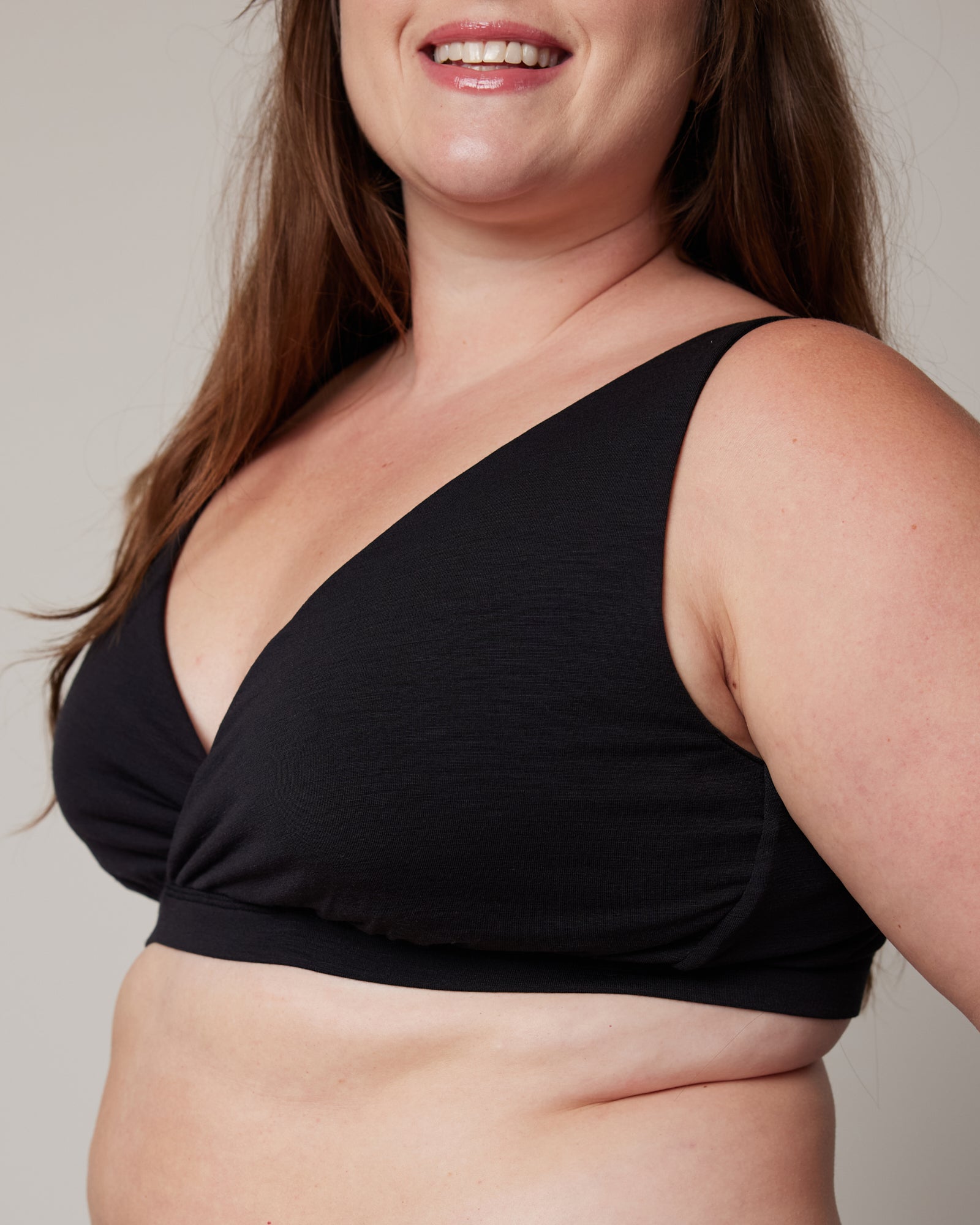 model-spec:Rosie's bust is 43.5",  and she wears a size XL