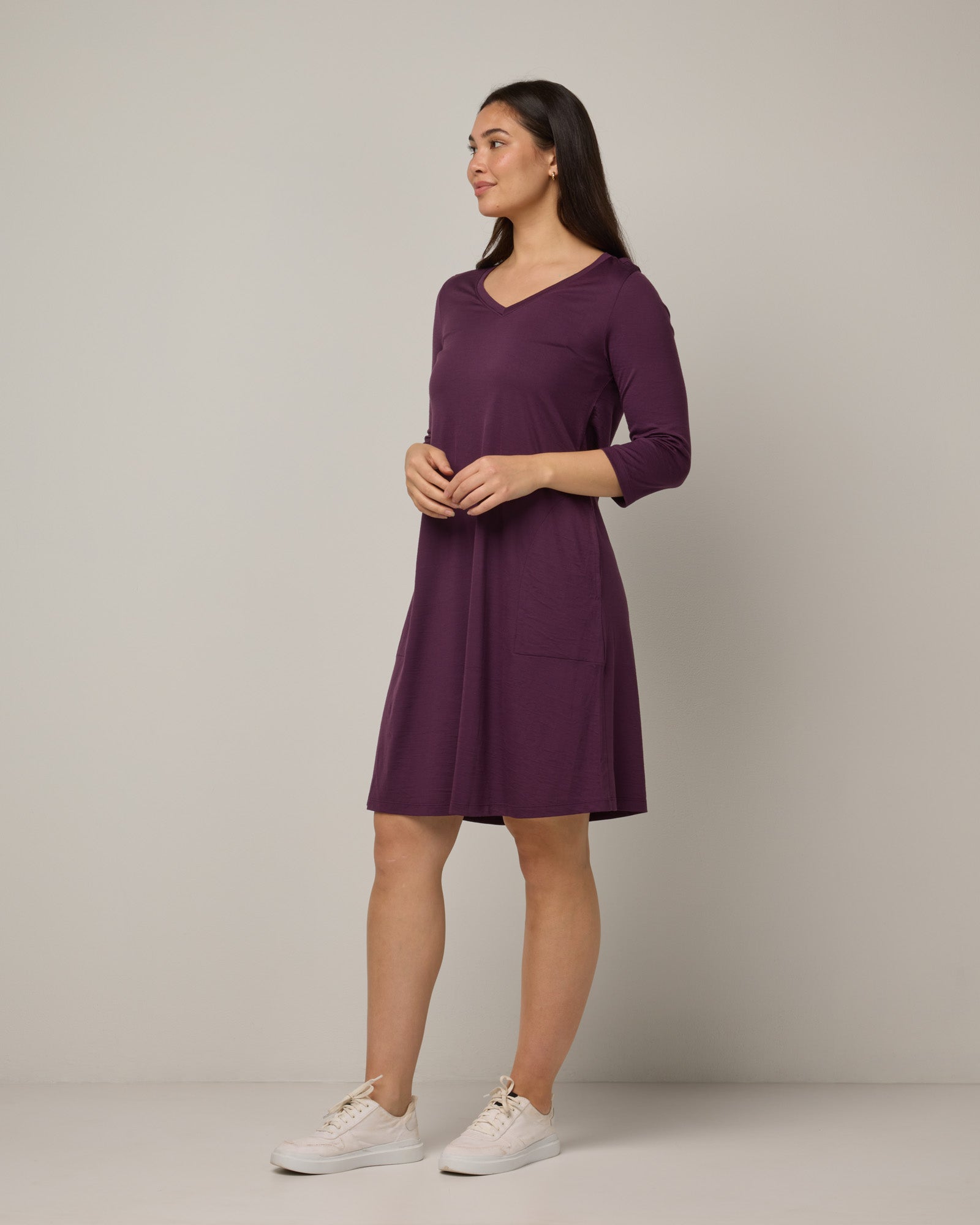 model-spec:Maile is 5'9", wearing a size M Long