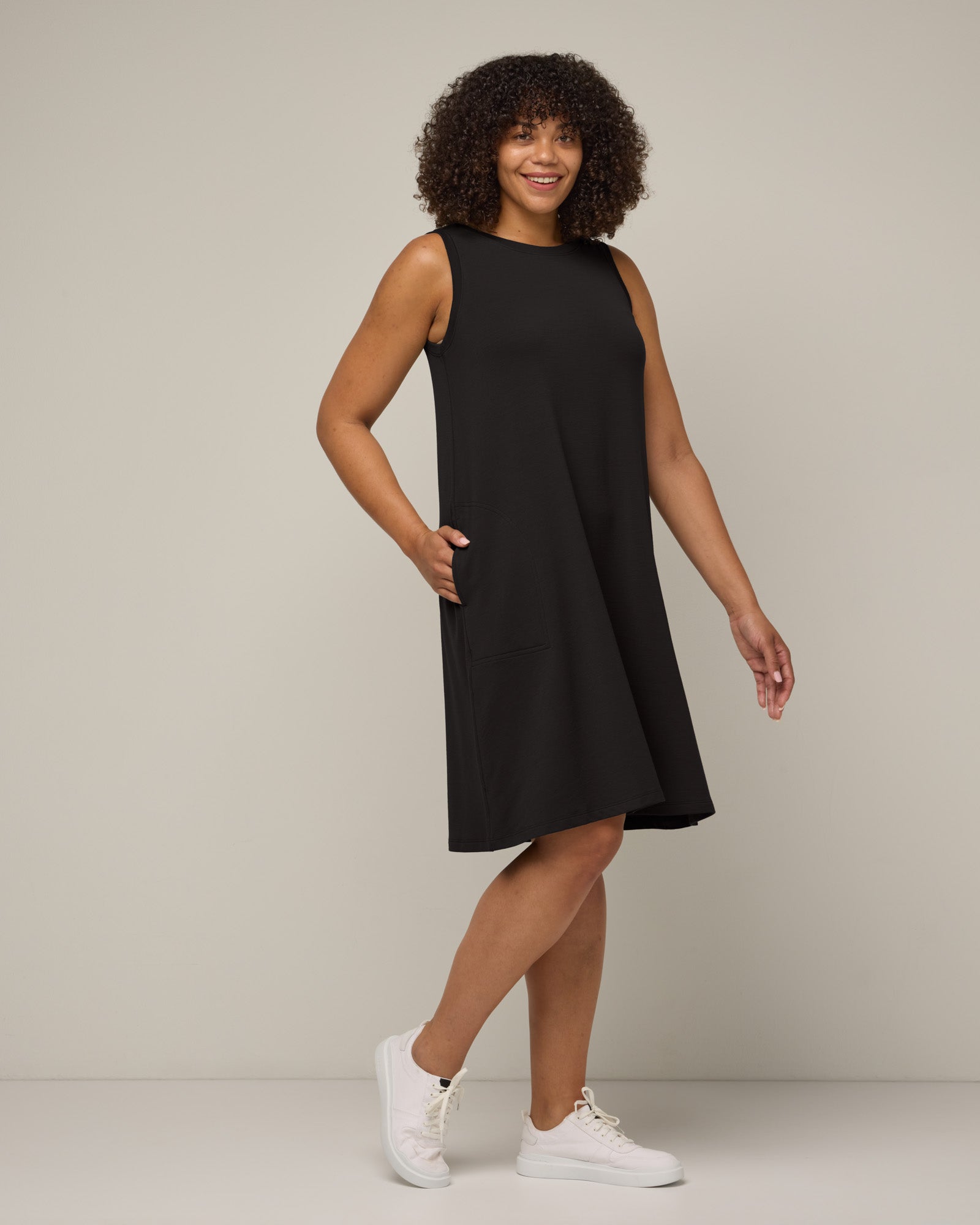 model-spec:LaNae is 5'11", wearing size L Long