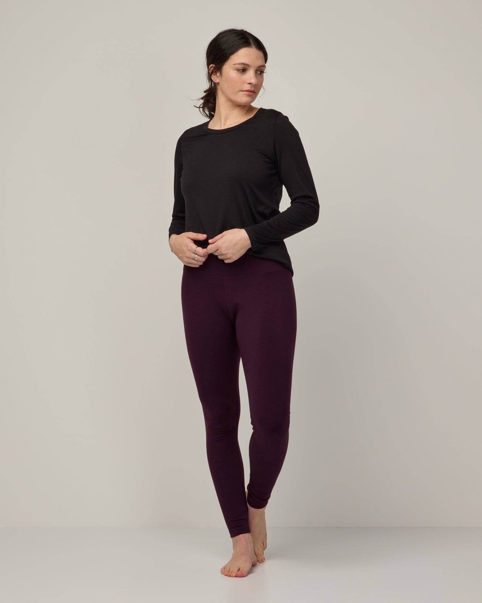 model-spec:Elana is 5’6”, wearing a size M