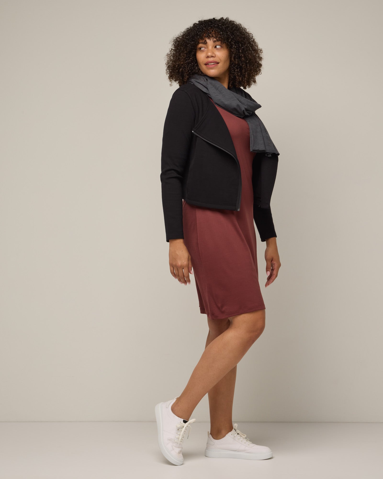 model-spec:Tiffany is 5'10", wearing a size S