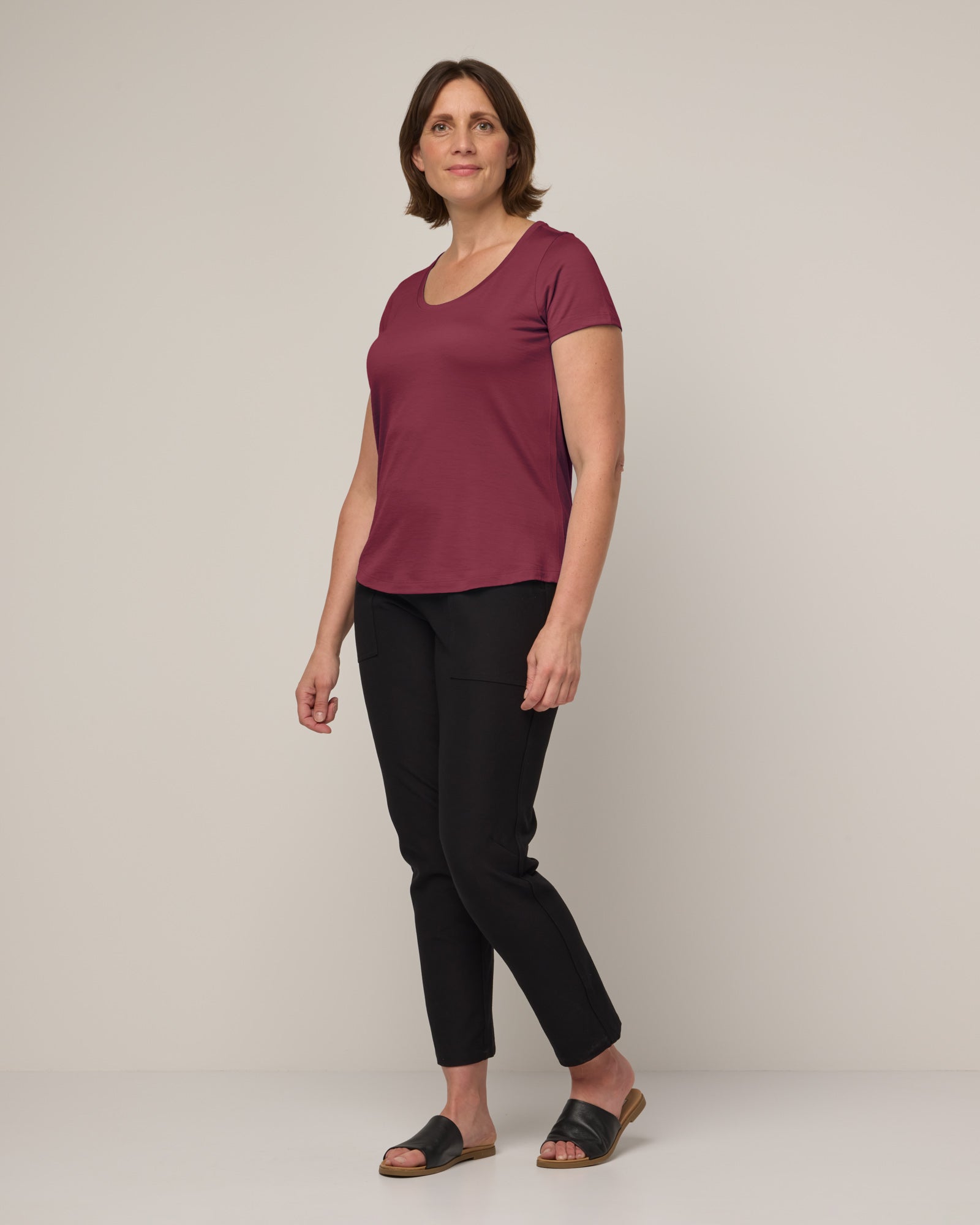 model-spec:Monica is 5'8", wearing a size M