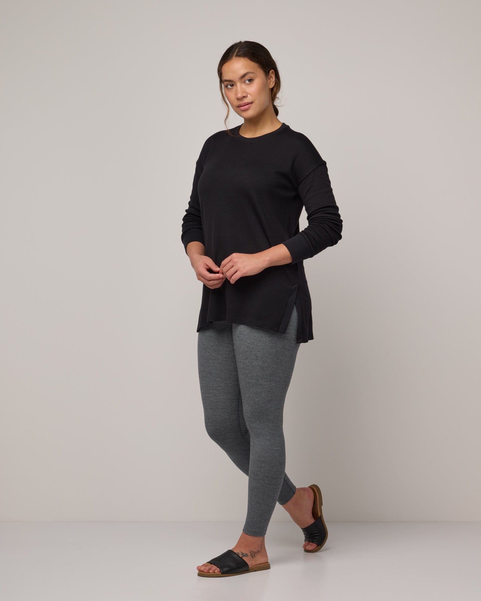 model-spec:Sadie is 5'9", wearing a size M