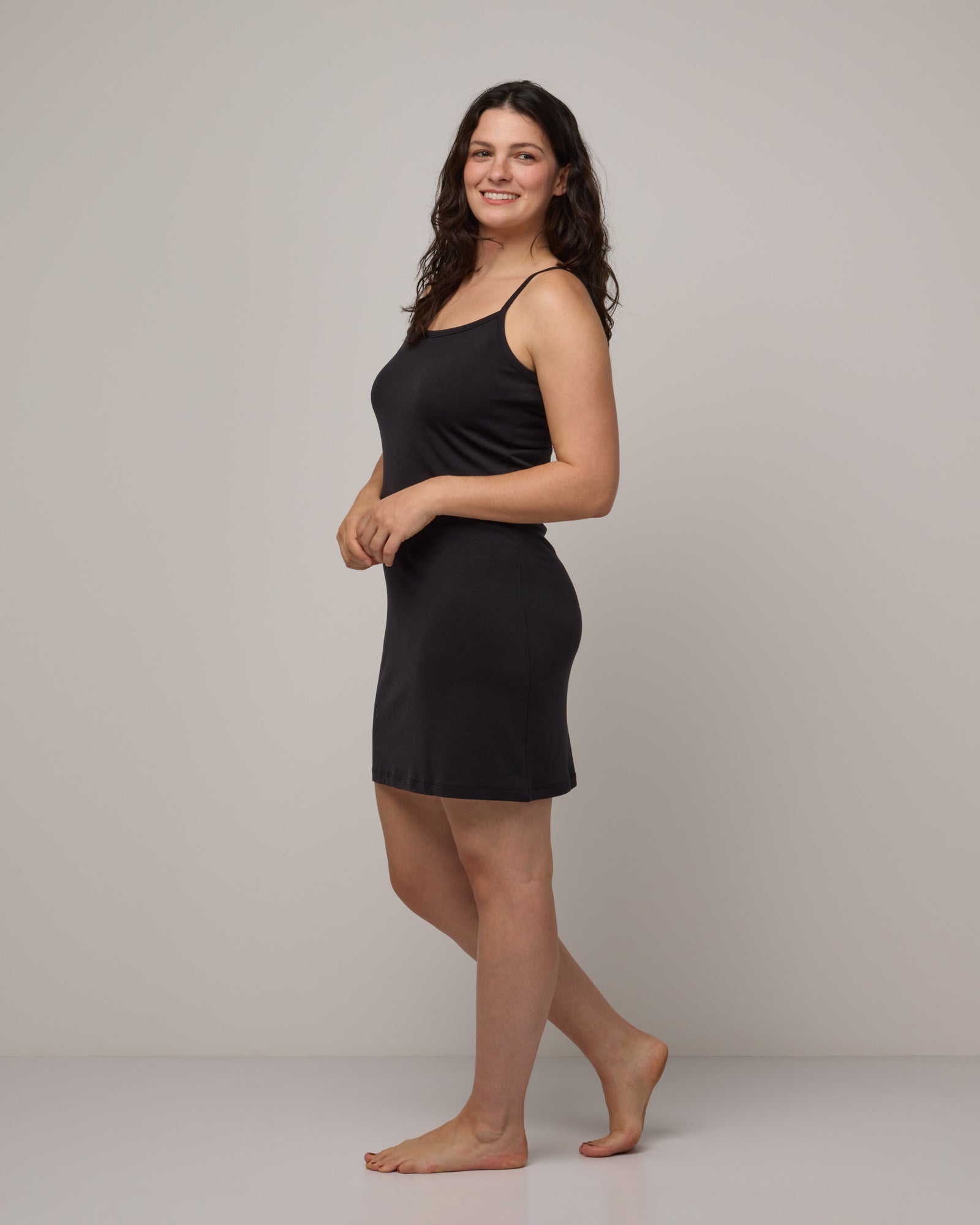 model-spec:Elana is 5’6”, wearing a size M