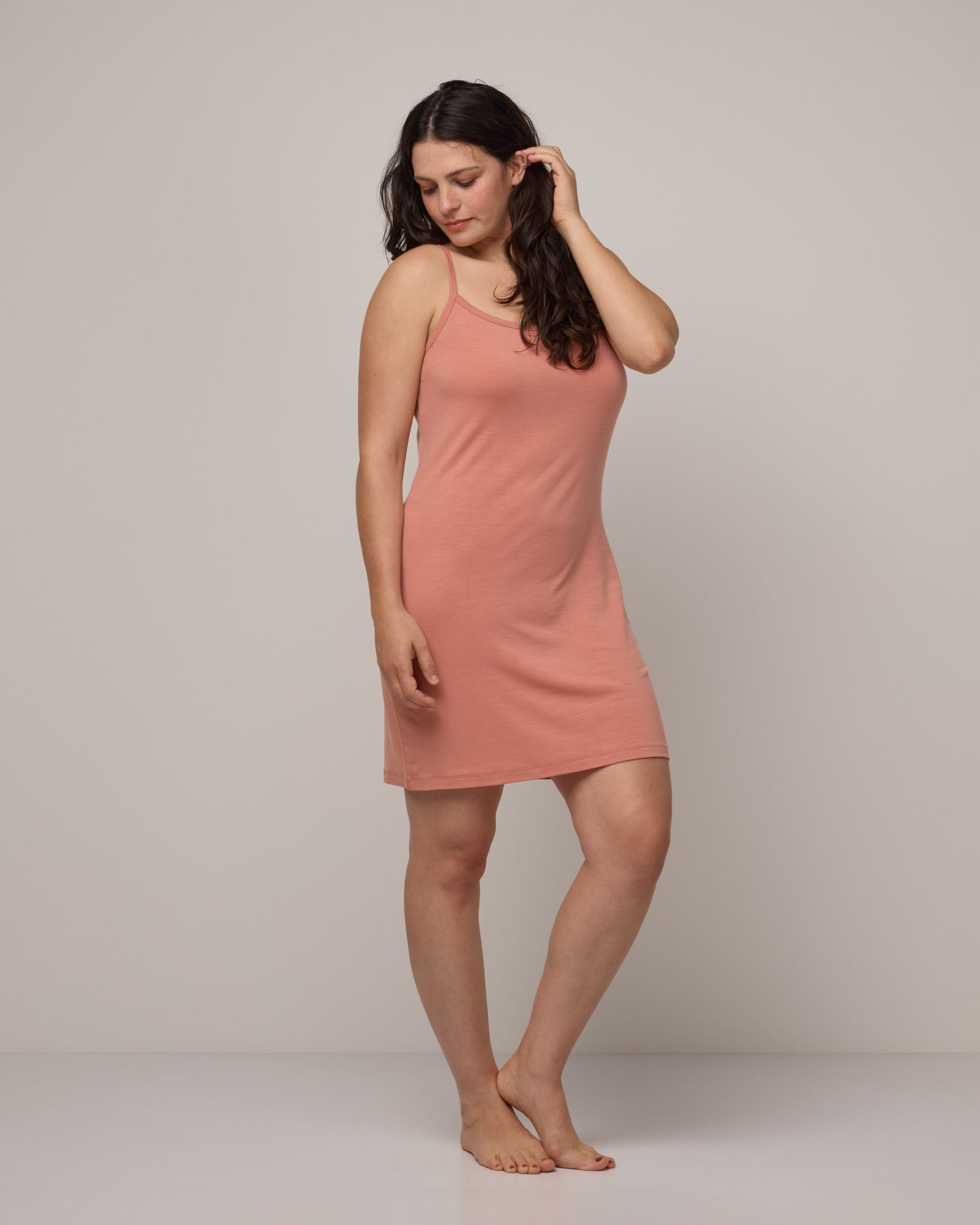 model-spec:Elana is 5’6”, wearing a size M