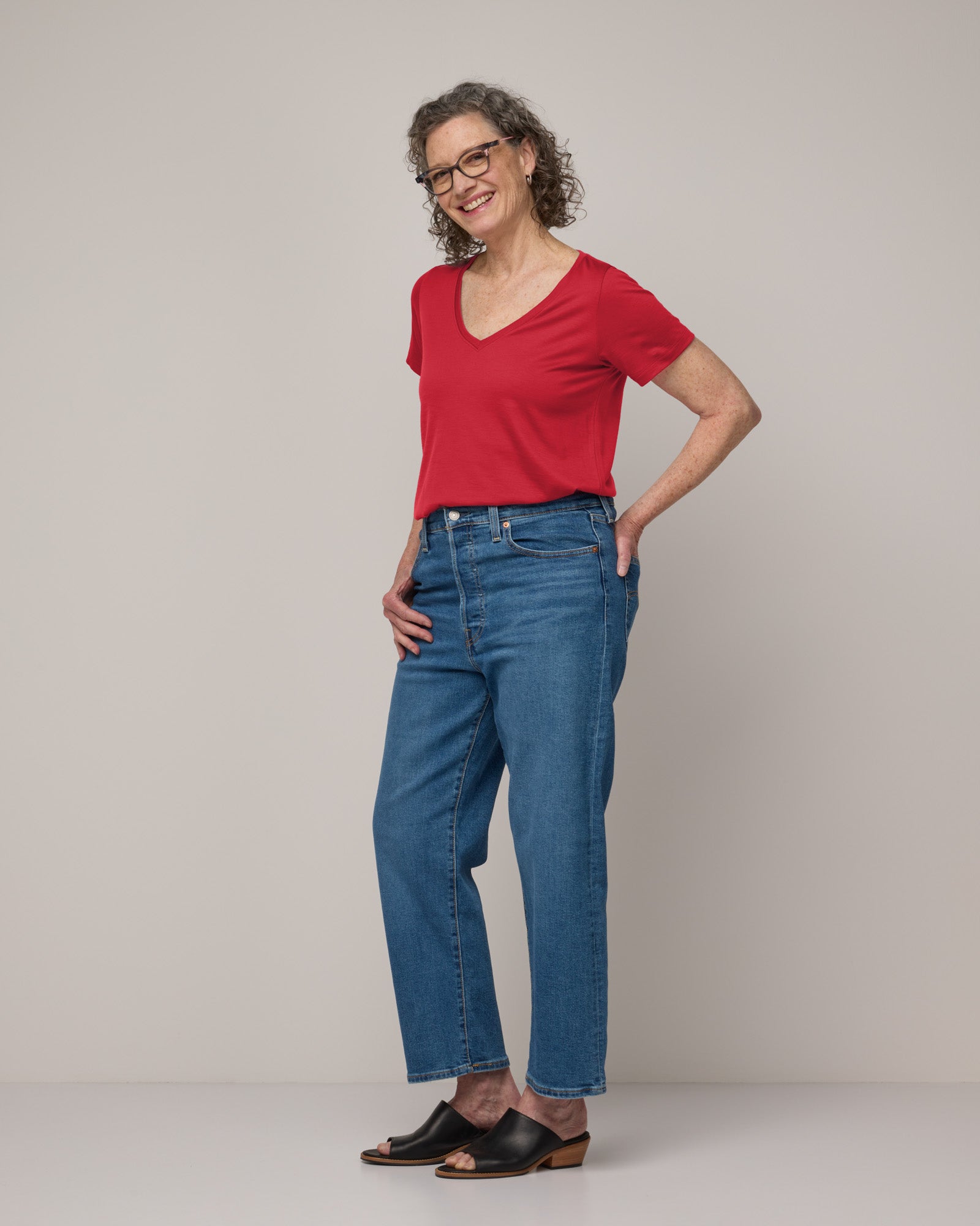 model-spec:Kate is 5'8", wearing a size M