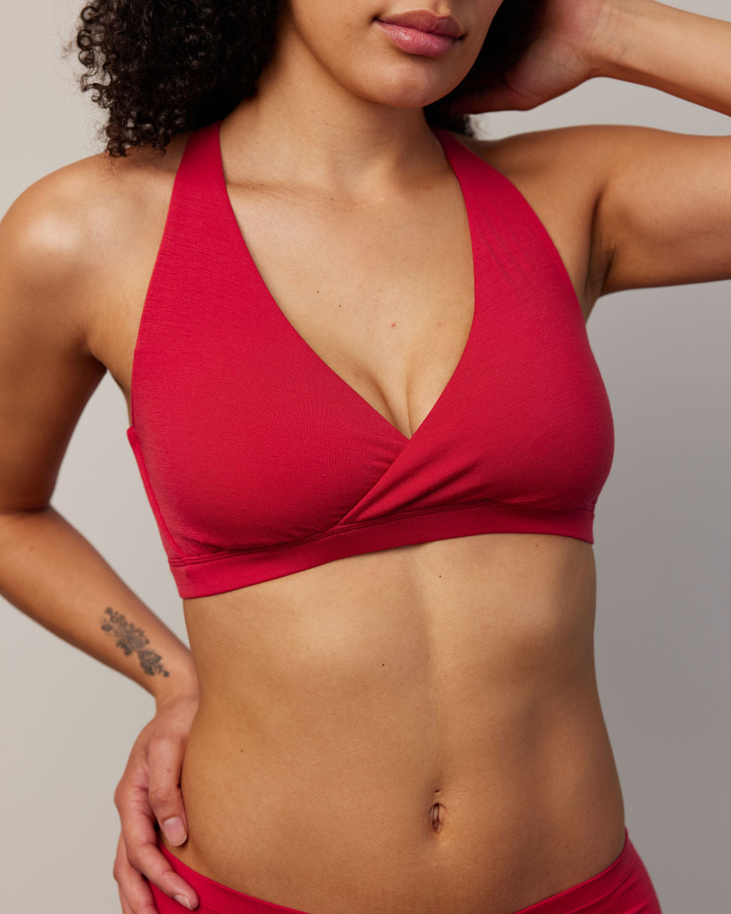 model-spec:Jazzmine's bust is 35.75", and she wears a size M