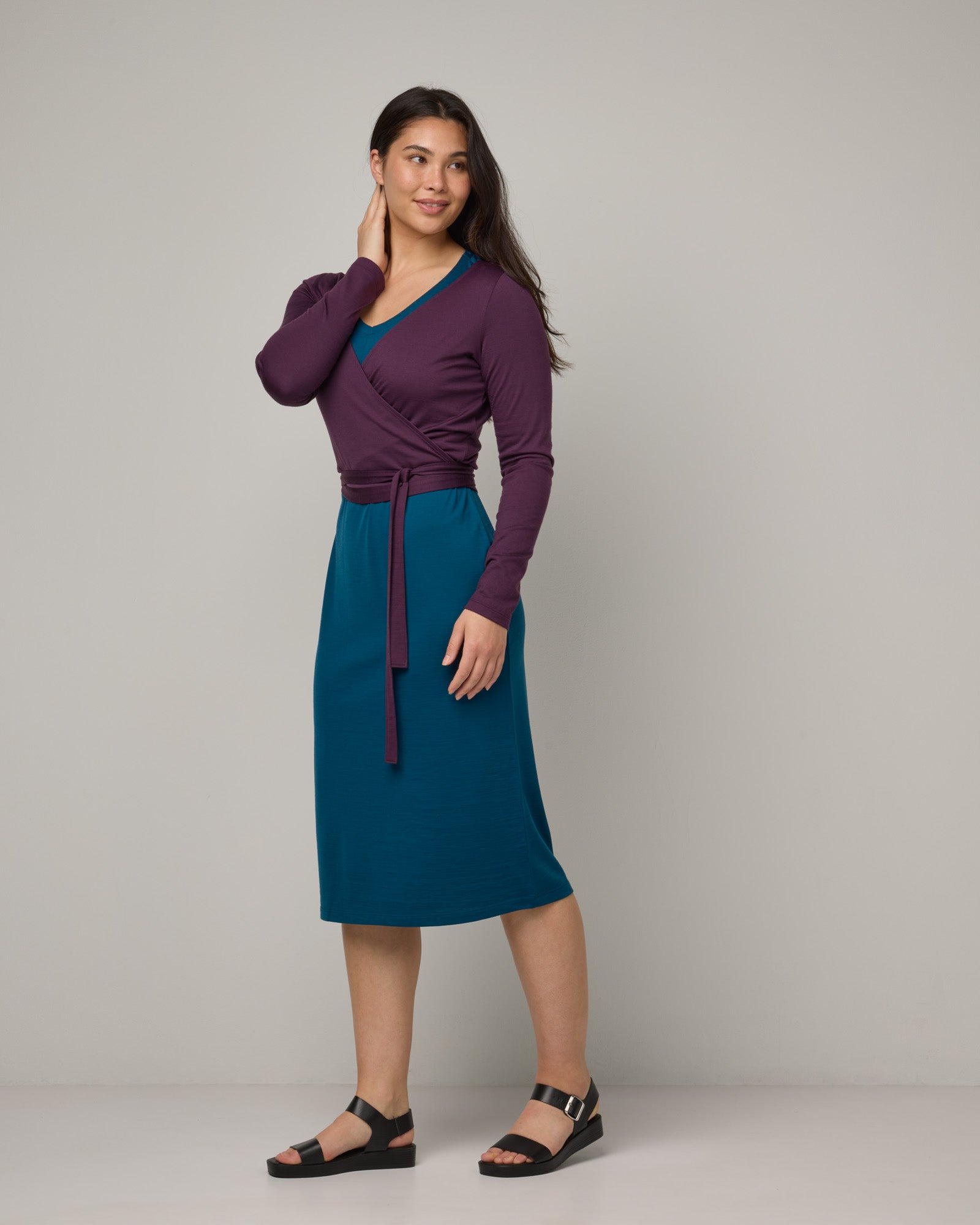 model-spec:Maile is 5'9", wearing a size M