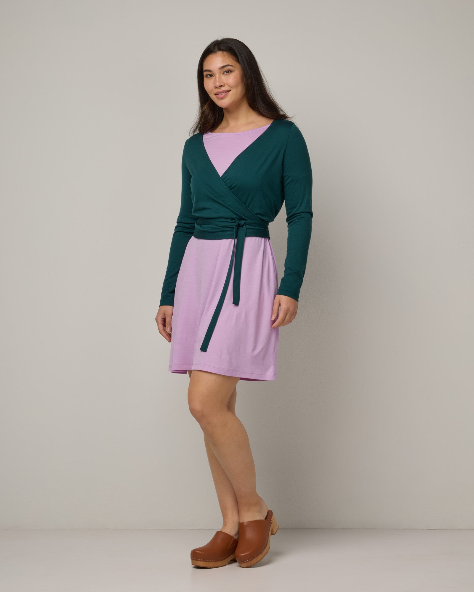 model-spec:Maile is 5'9", wearing a size M