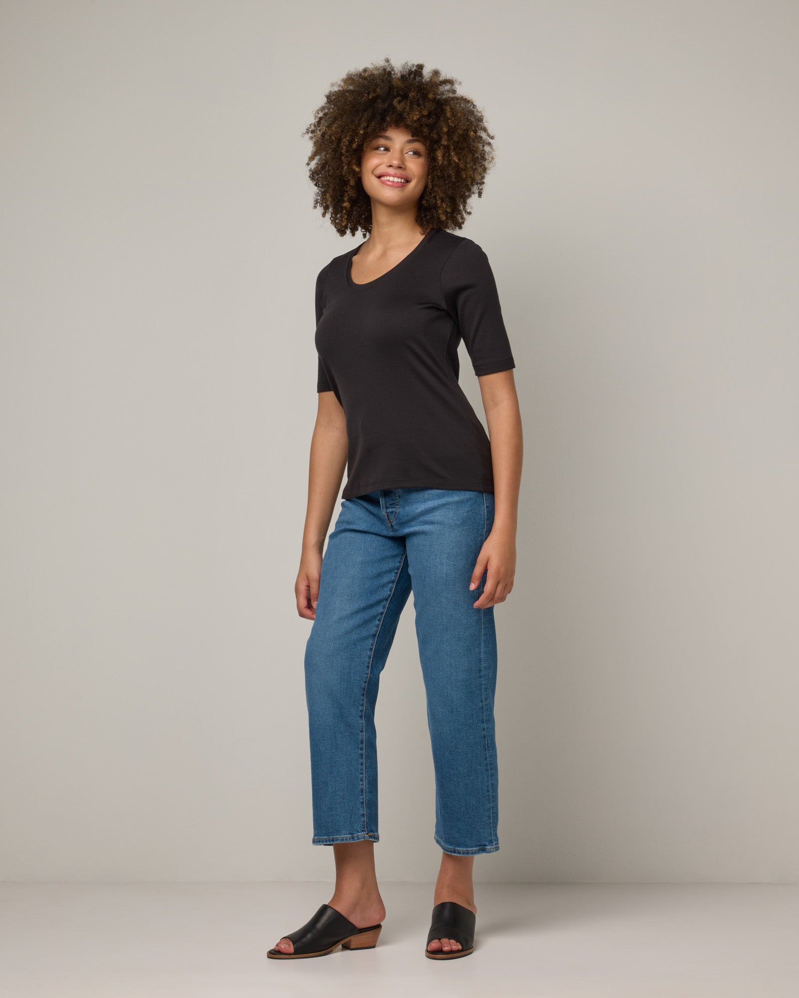 model-spec:Sean is 5'10", wearing a size M