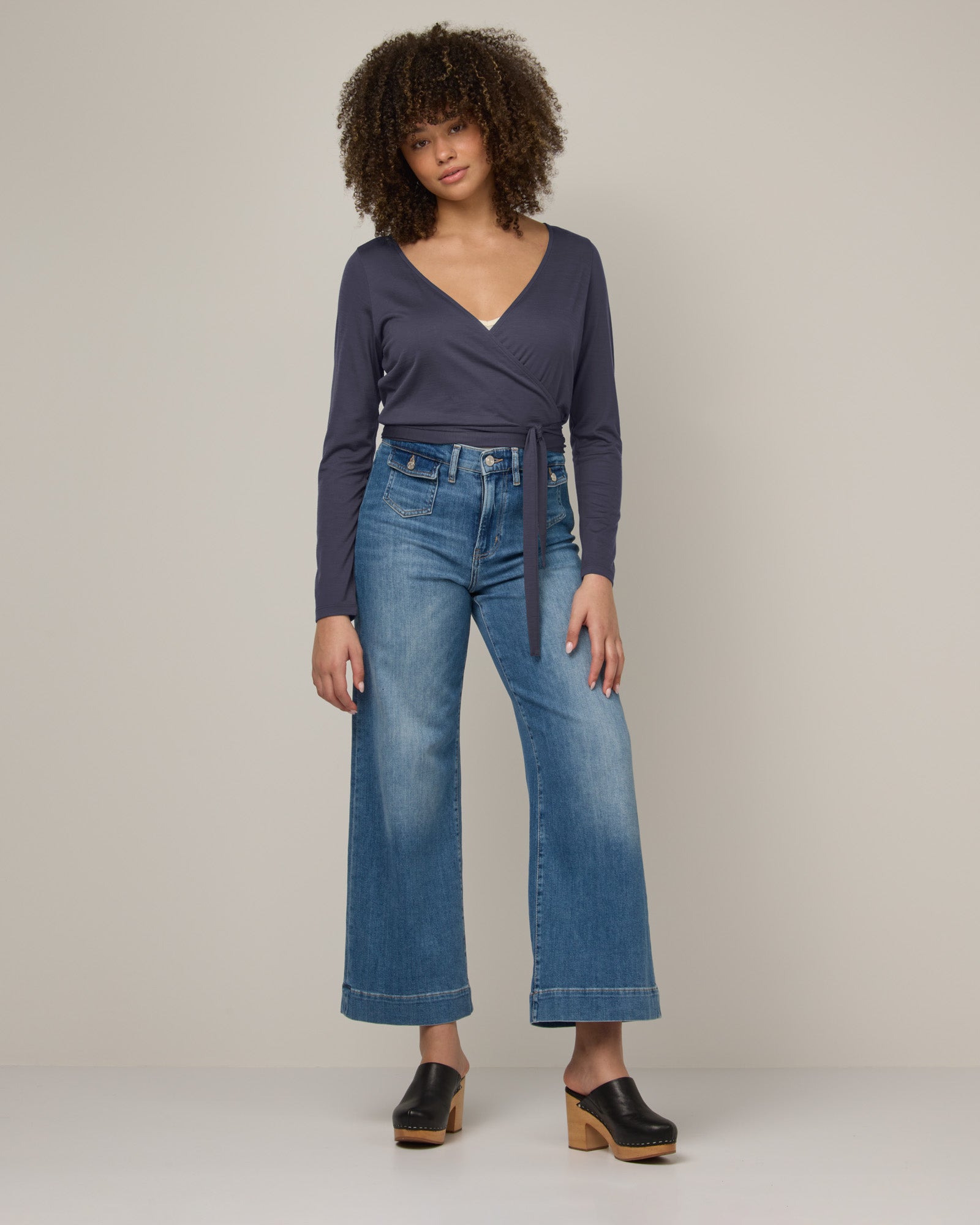 model-spec:Sean is 5'10", wearing a size M