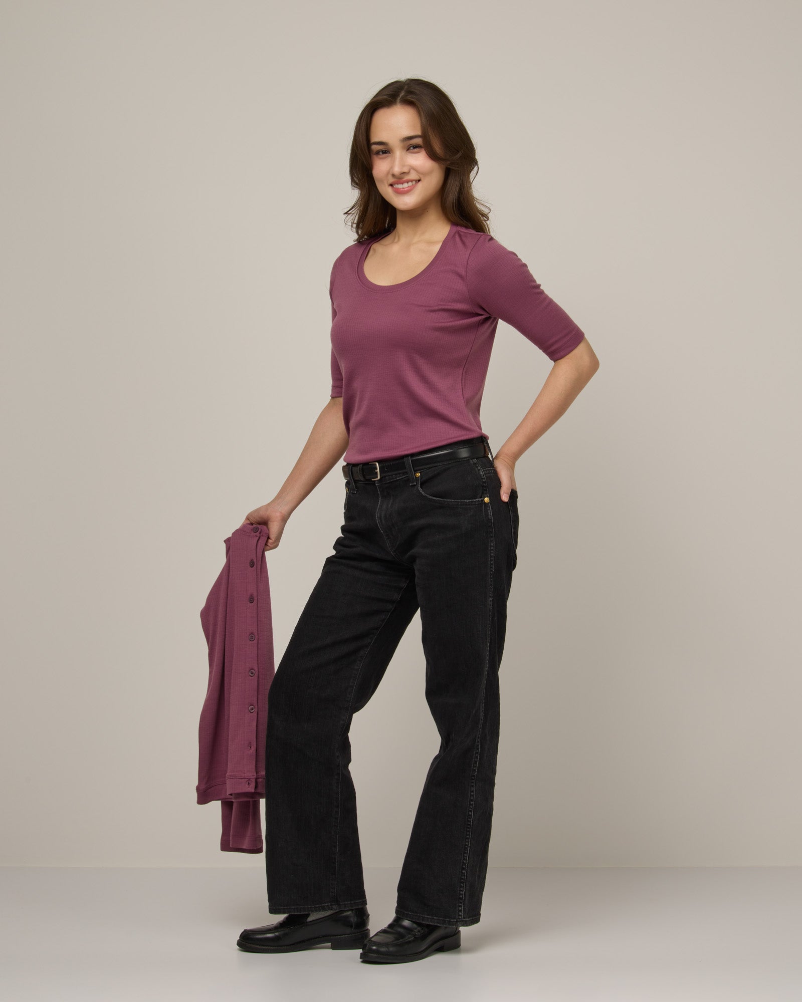 model-spec:Victoria is 5'5", wearing a size XS