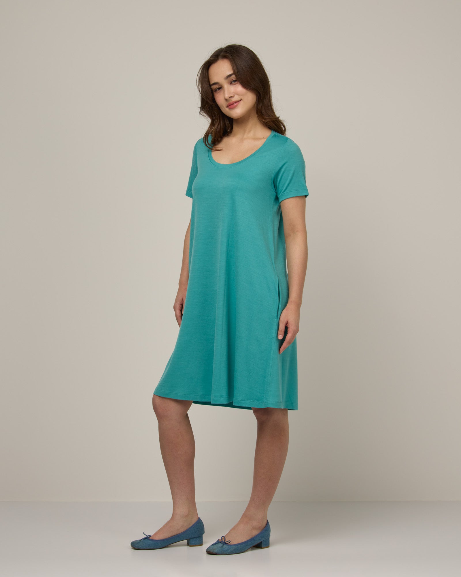 model-spec:Victoria is 5'5", wearing a size XS Regular