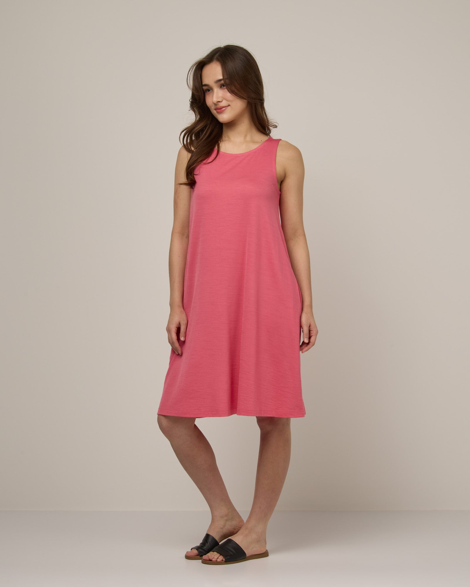 model-spec:Victoria is 5'5", wearing a size XS