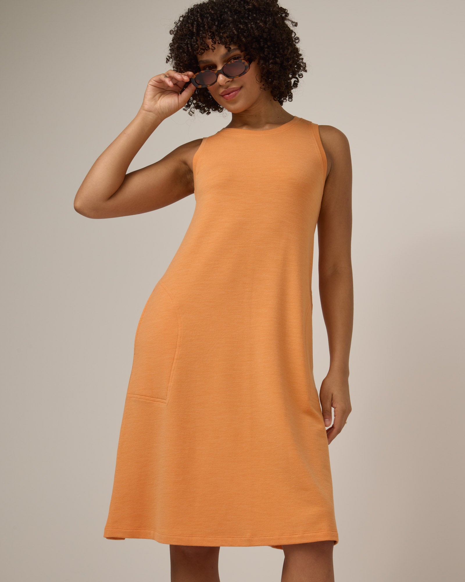 model-spec:Janiah is 5'7", wearing a size XS Long