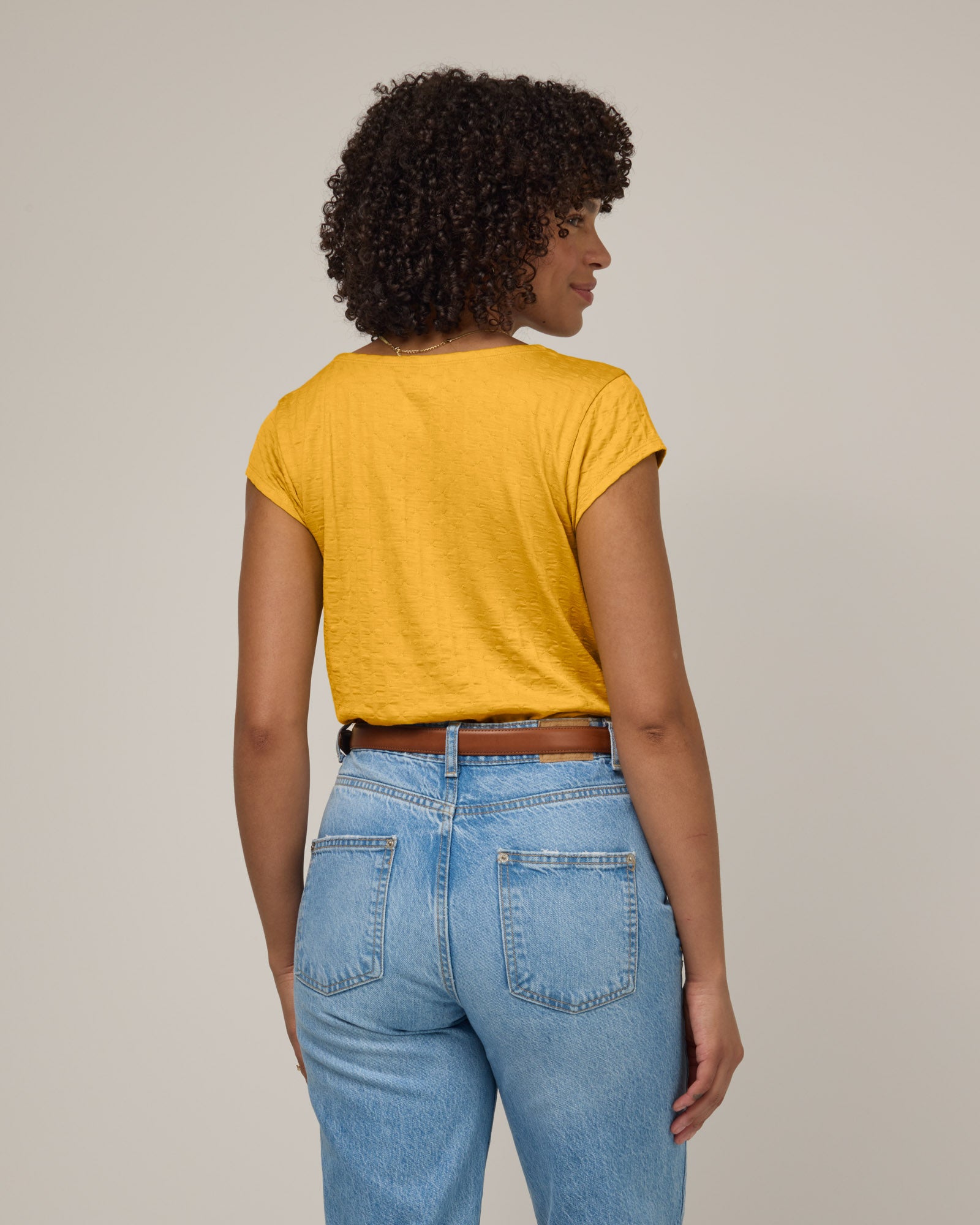 model-spec:Janiah is 5'7", wearing a size XS