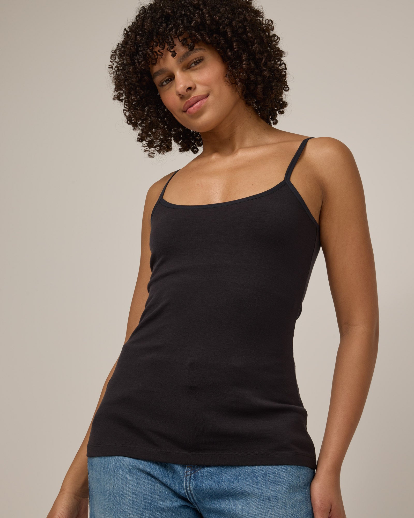 model-spec:Janiah is 5'7", wearing a size XS