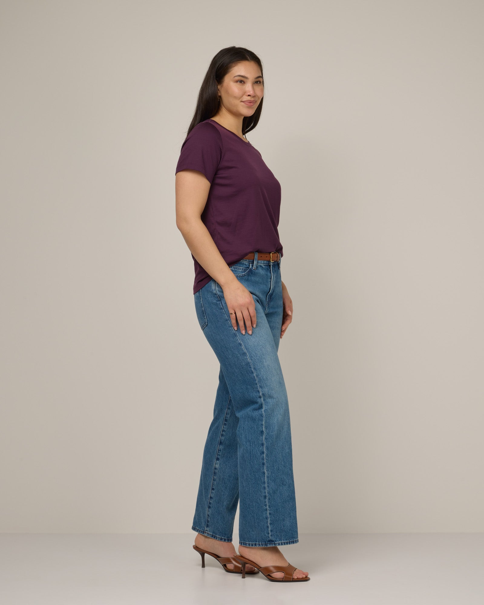 model-spec:Maile is 5'9", wearing a size M