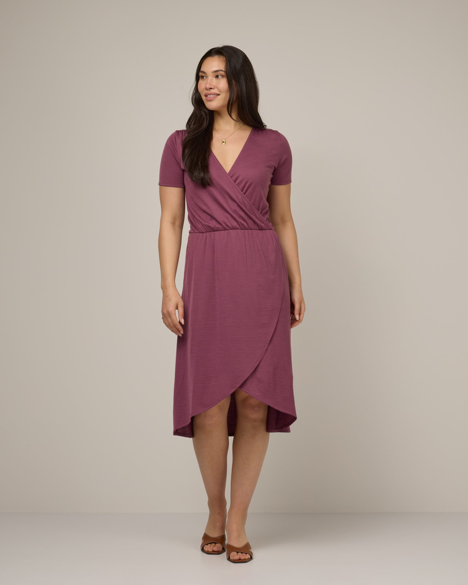 model-spec:Maile is 5'9", wearing a size M