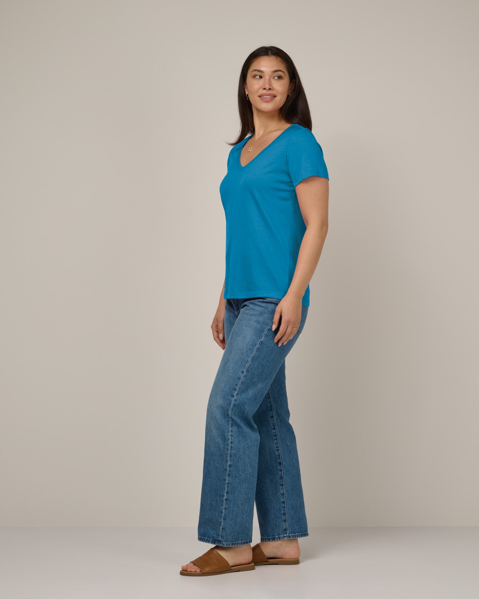 model-spec:Maile is 5'9", wearing a size M