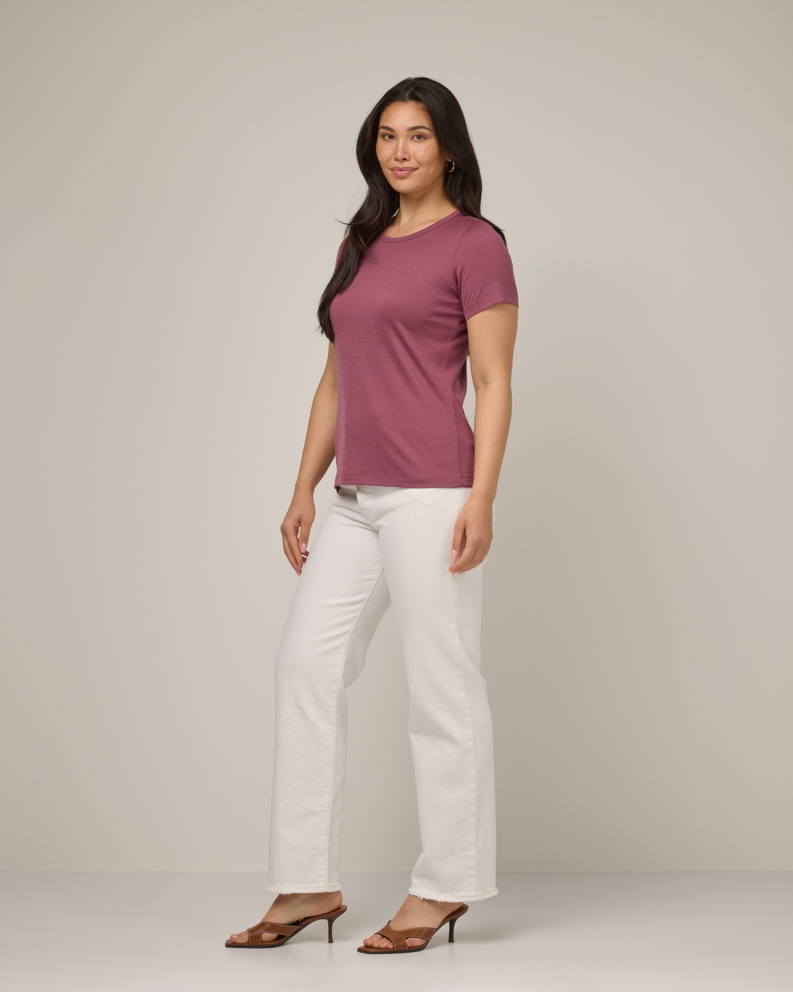 model-spec:Maile is 5'9", wearing a size M