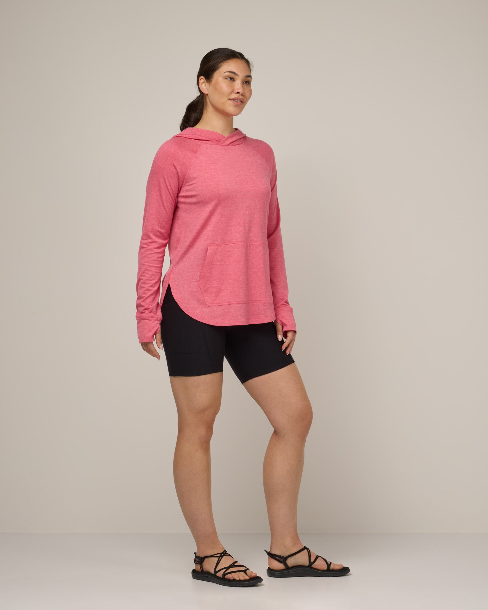 model-spec:Maile is 5'9", wearing a size M