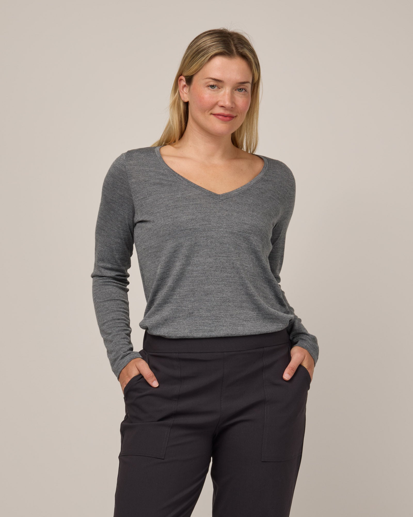 model-spec:Saasha is 5'9", wearing a size M