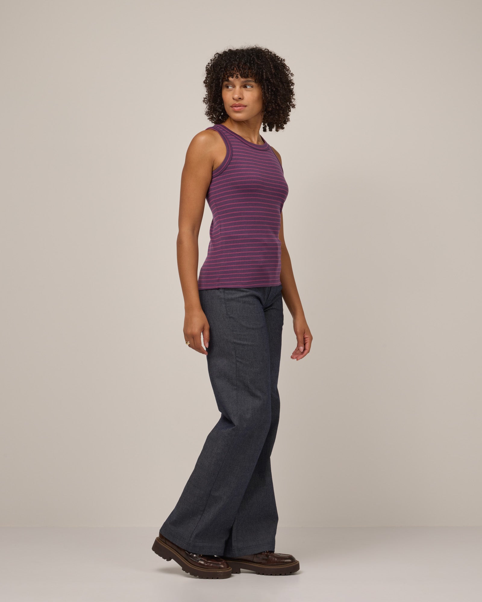 model-spec:Janiah is 5'7", wearing a size XS