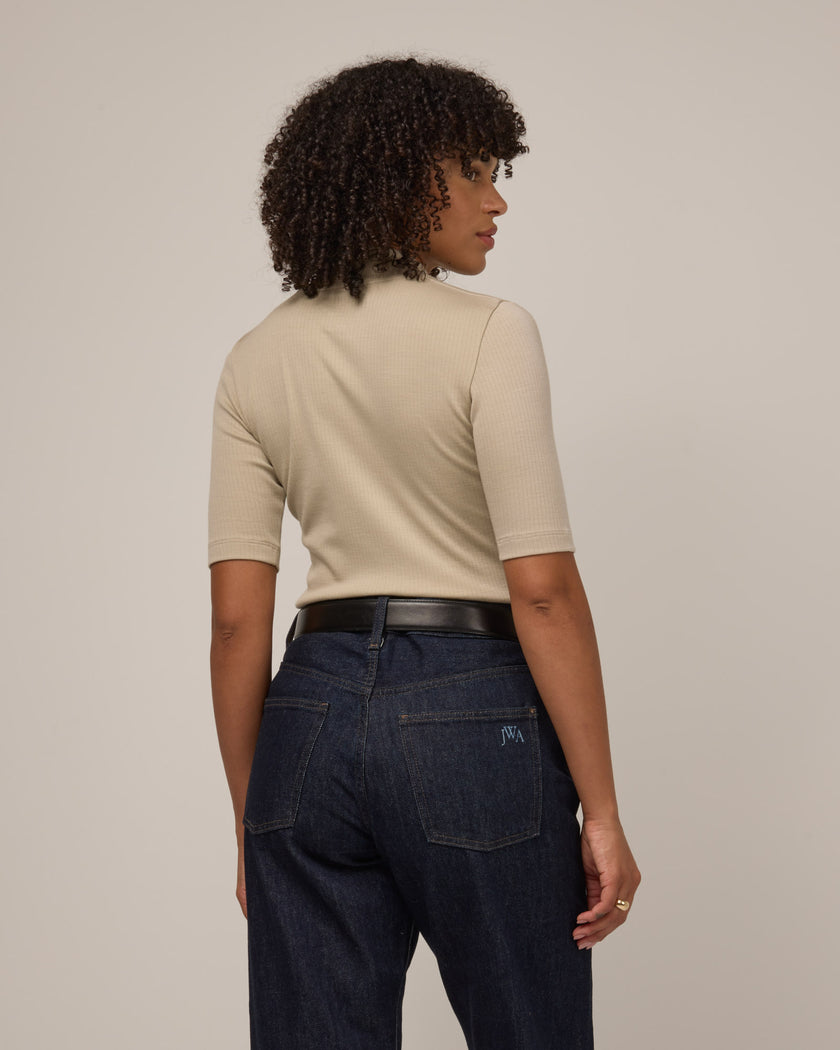 model-spec:Janiah is 5'7", wearing a size XS