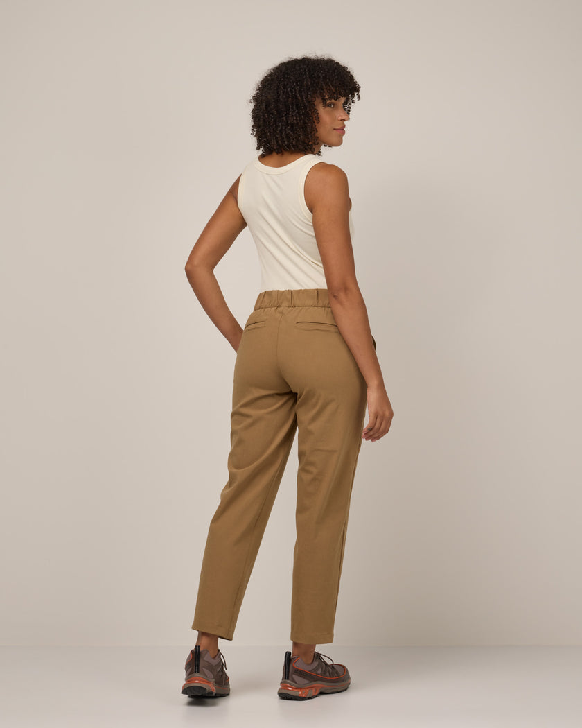 model-spec:Janiah is 5'7", wearing a size XS