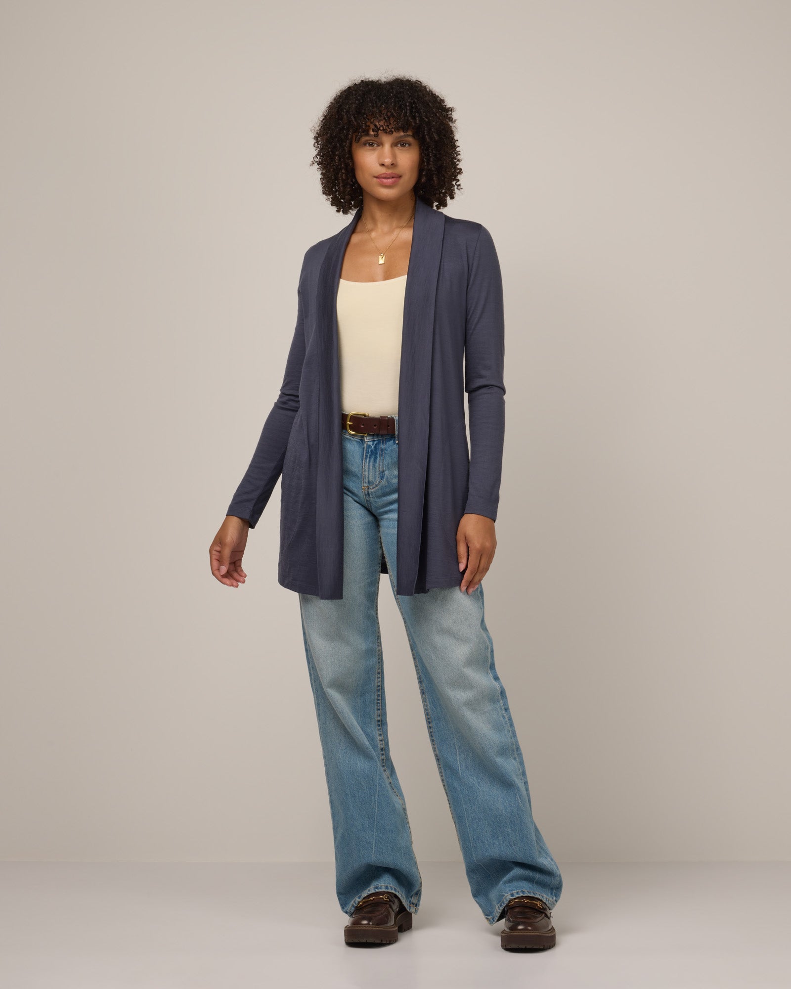 model-spec:Janiah is 5'7", wearing a size XS