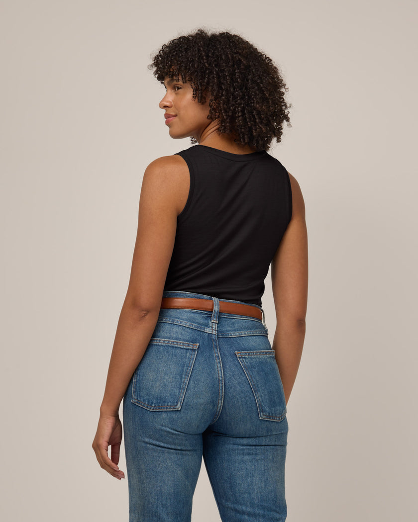 model-spec:Janiah is 5'7", wearing a size XS