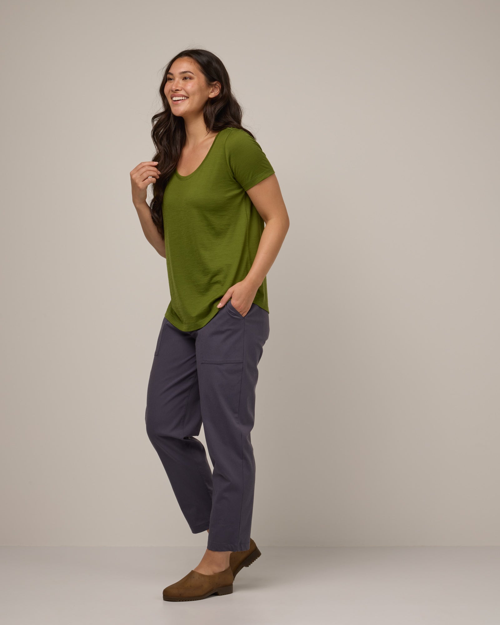 model-spec:Maile is 5'9", wearing a size M