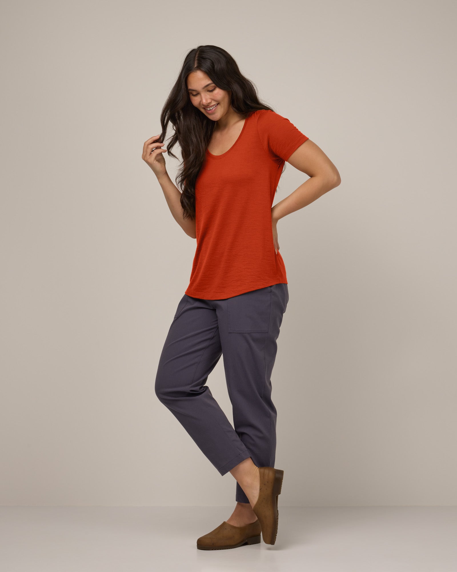 model-spec:Maile is 5'9", wearing a size M