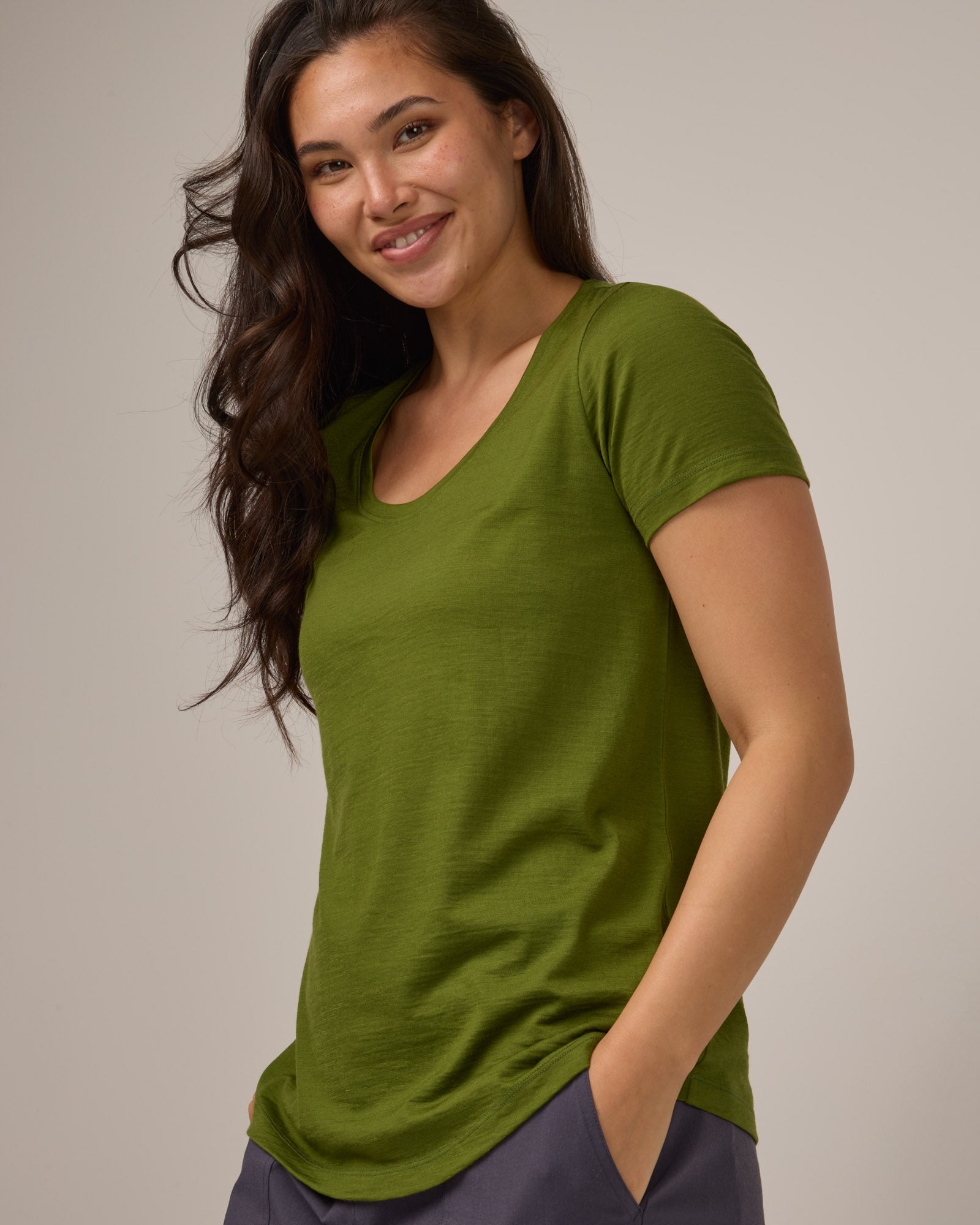 Stella Signature Merino Wool Scoop Neck Tee - Moss Green – Stella