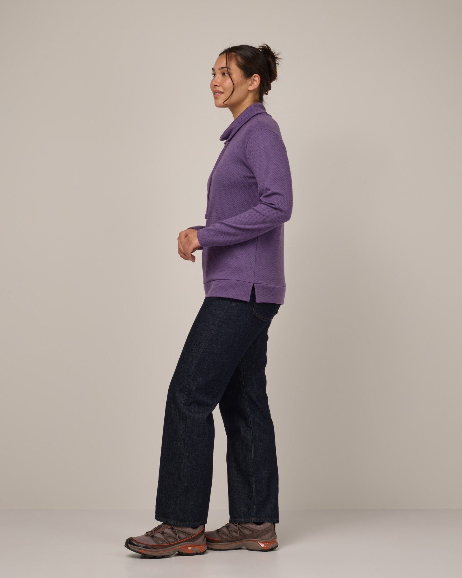 model-spec:Maile is 5'9", wearing a size M