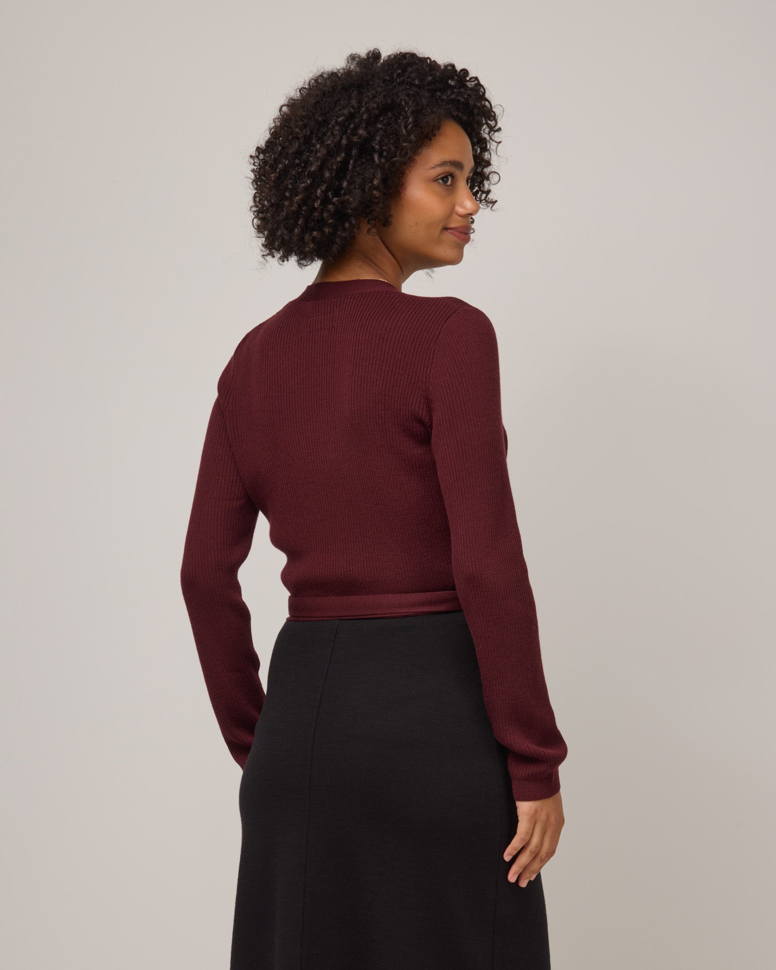 model-spec:Valyn is 5'10", wearing a size S