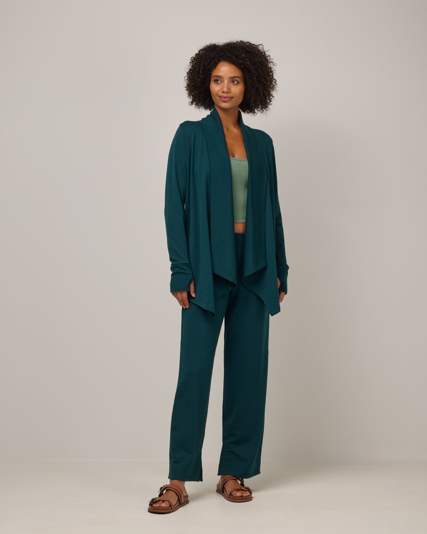 model-spec:Valyn is 5'10", wearing a size S