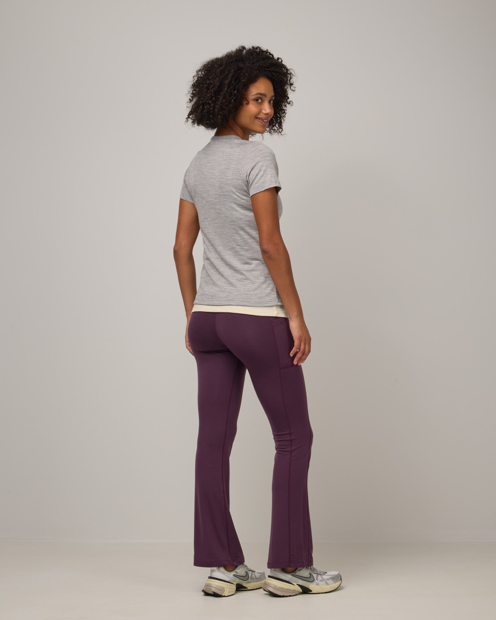 Summit Merino Wool Straight Cut Pocket Legging - Dark Marionberry