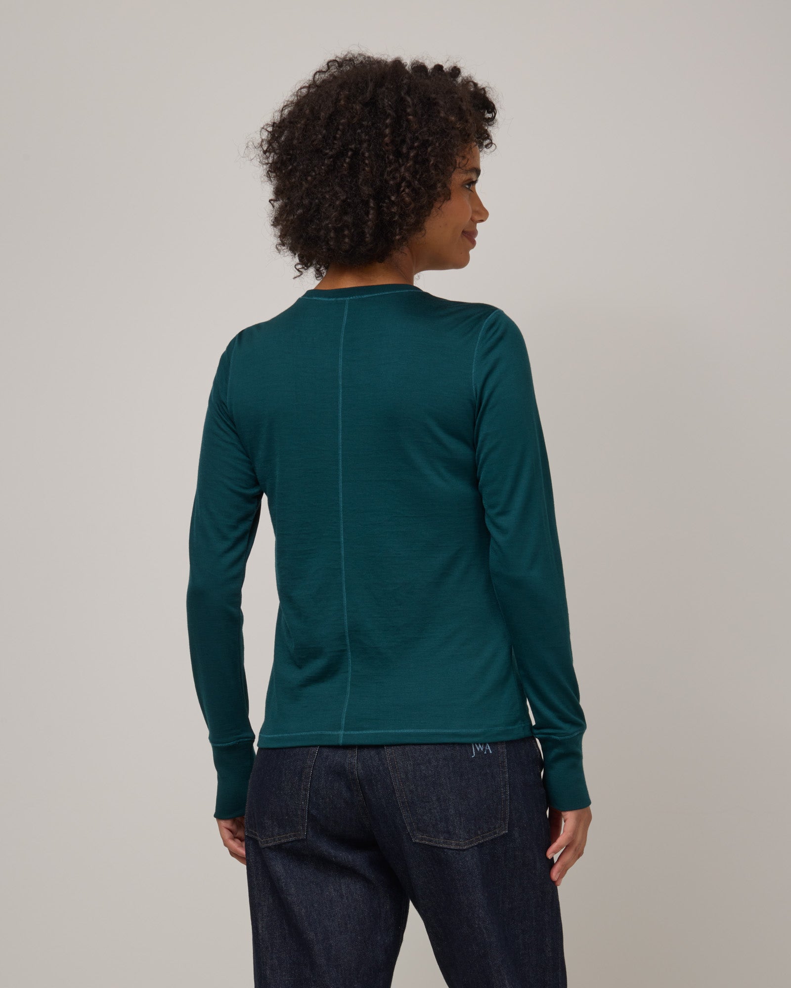 model-spec:Valyn is 5'10", wearing a size S