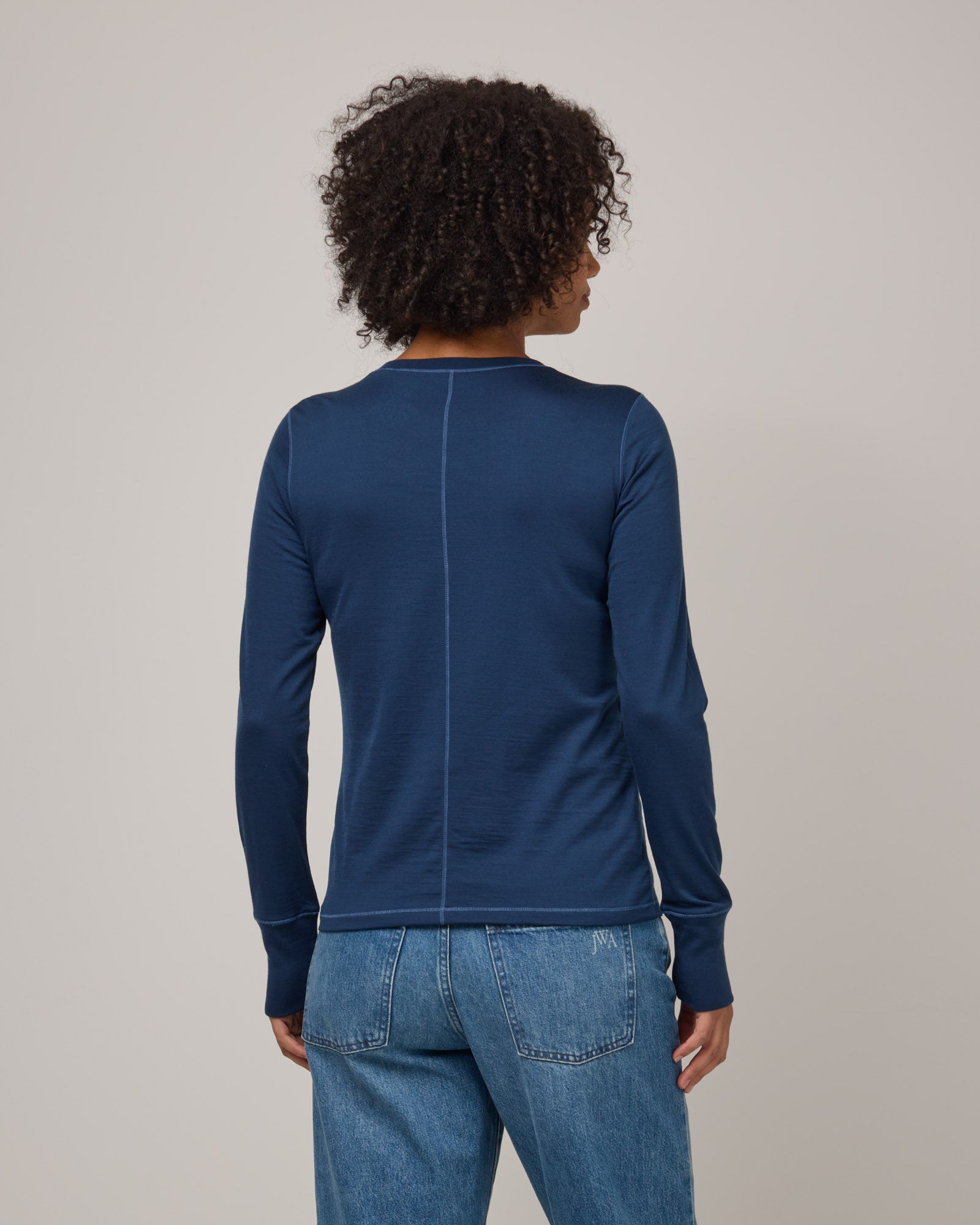 model-spec:Valyn is 5'10", wearing a size S