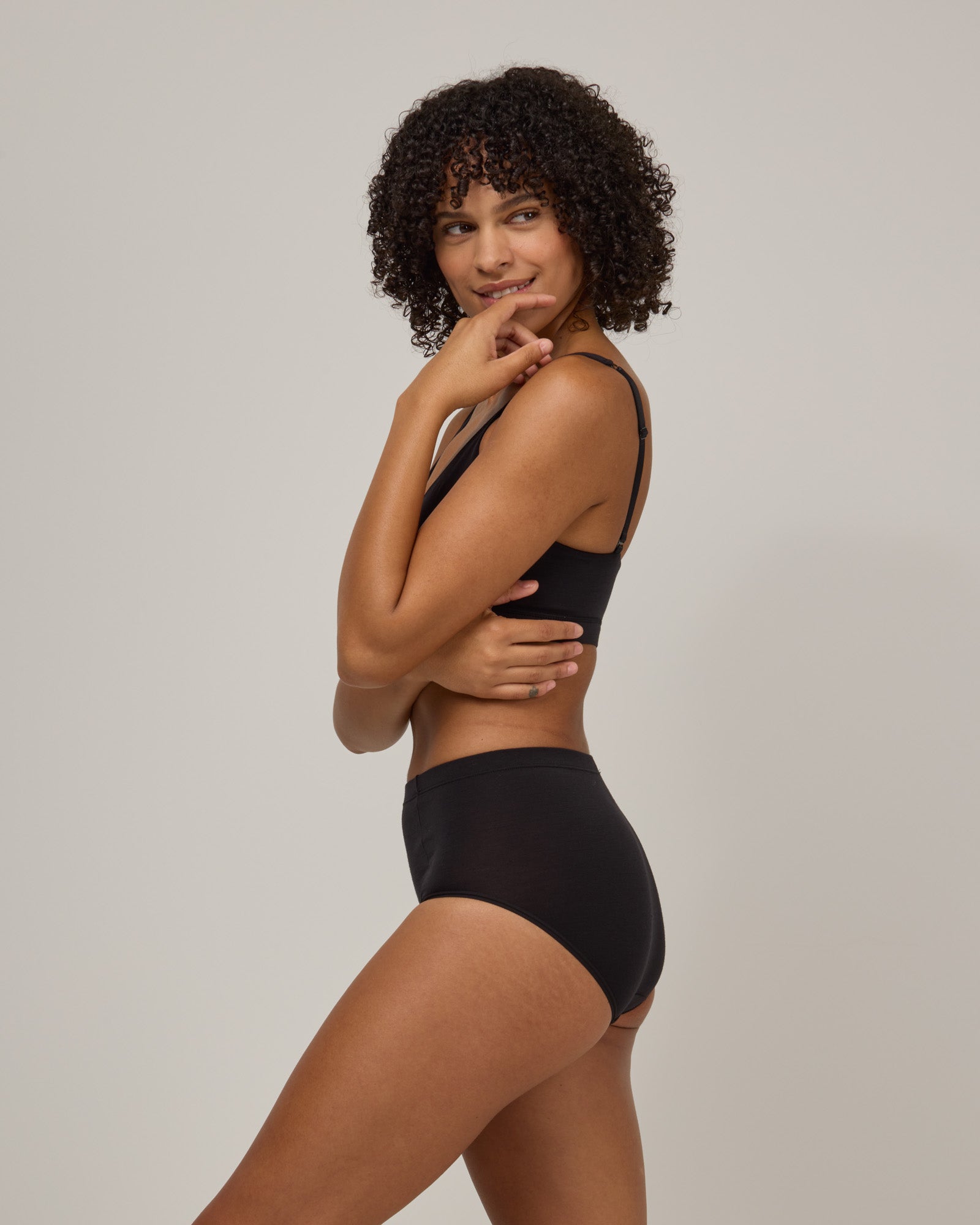 model-spec:Janiah's hips are 36", and she wears a size XS