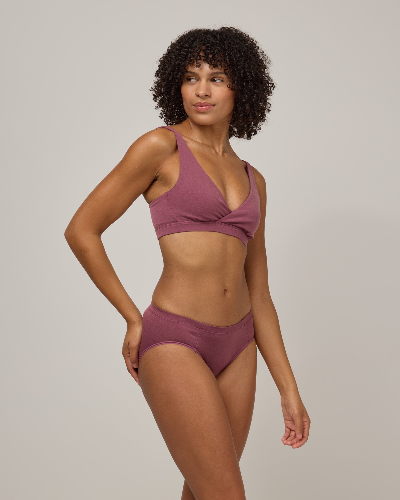 model-spec:Janiah's hips are 36", and she wears a size XS