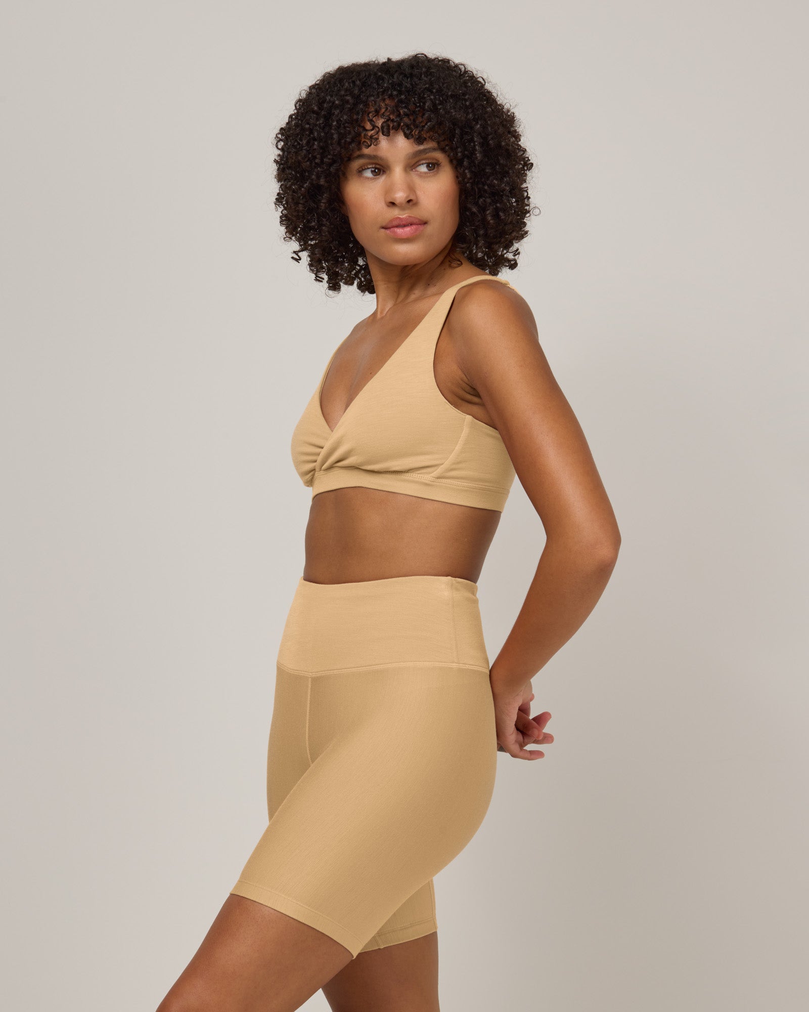 model-spec:Janiah's hips are 36", and she wears a size XS