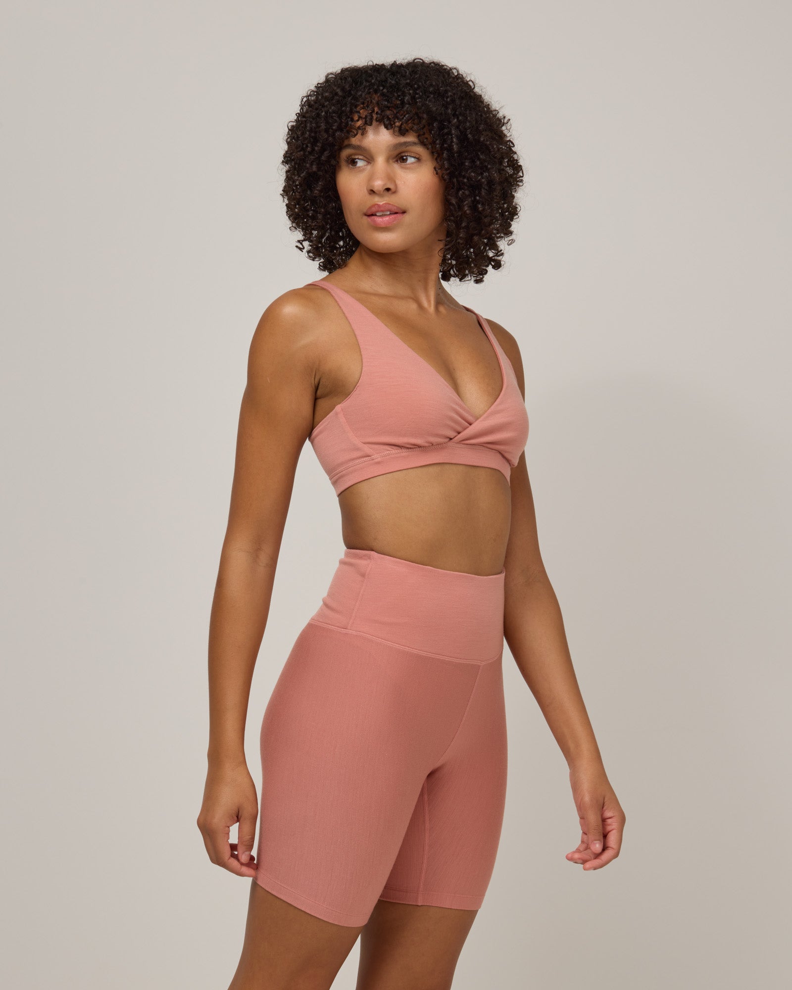 model-spec:Janiah's hips are 36", and she wears a size XS