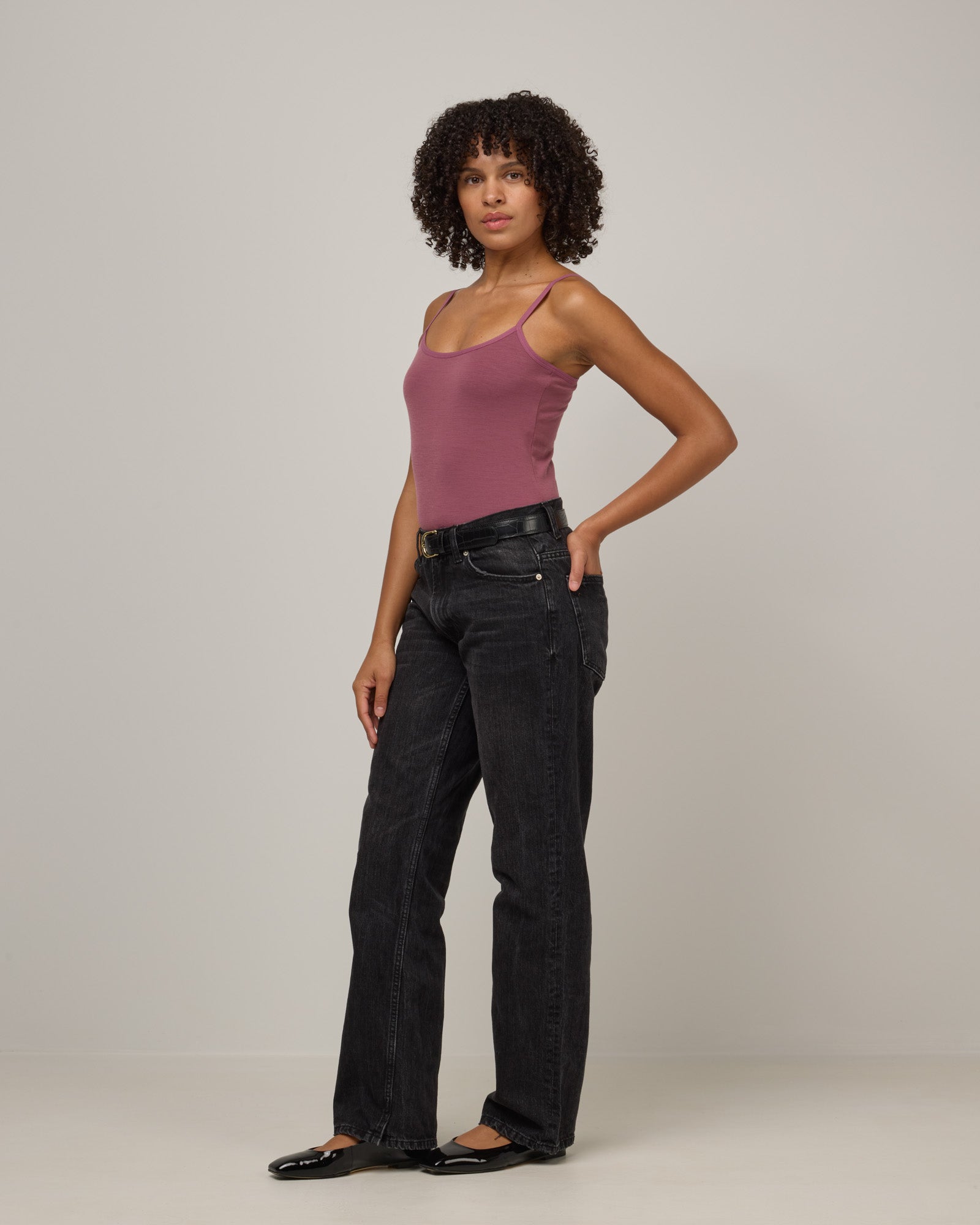 model-spec:Janiah is 5'7", wearing a size XS