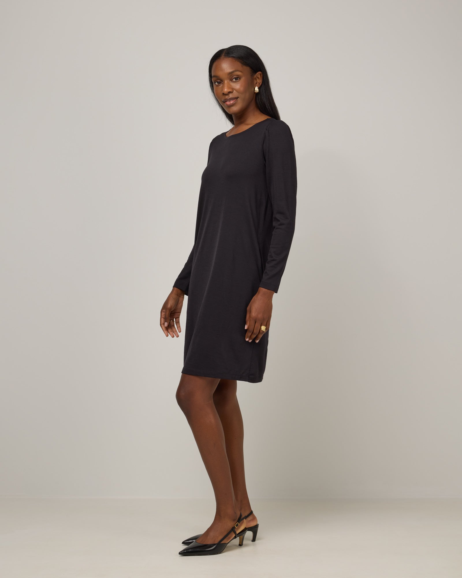 model-spec:Laah is 5'9", wearing a size M