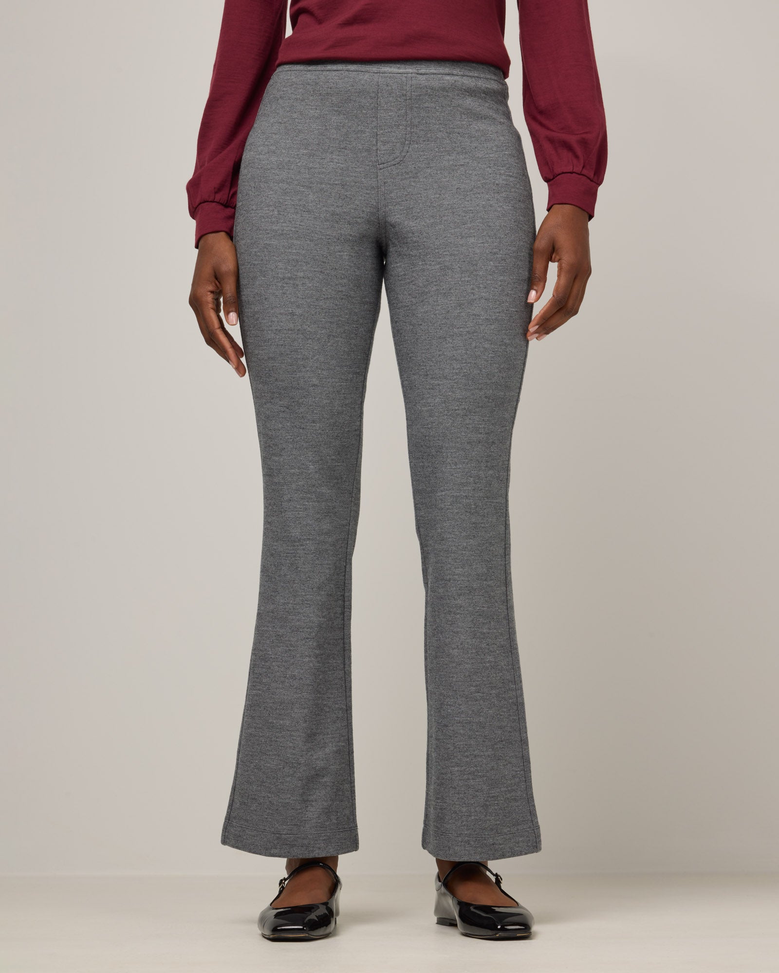 model-spec:Laah is 5'9", wearing a size M Regular