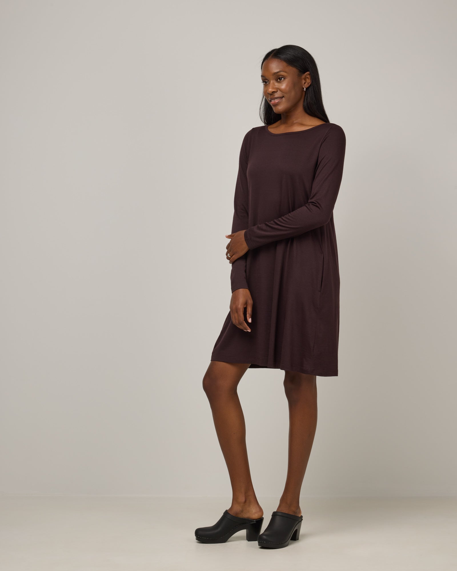 model-spec:Laah is 5'9", wearing a size M