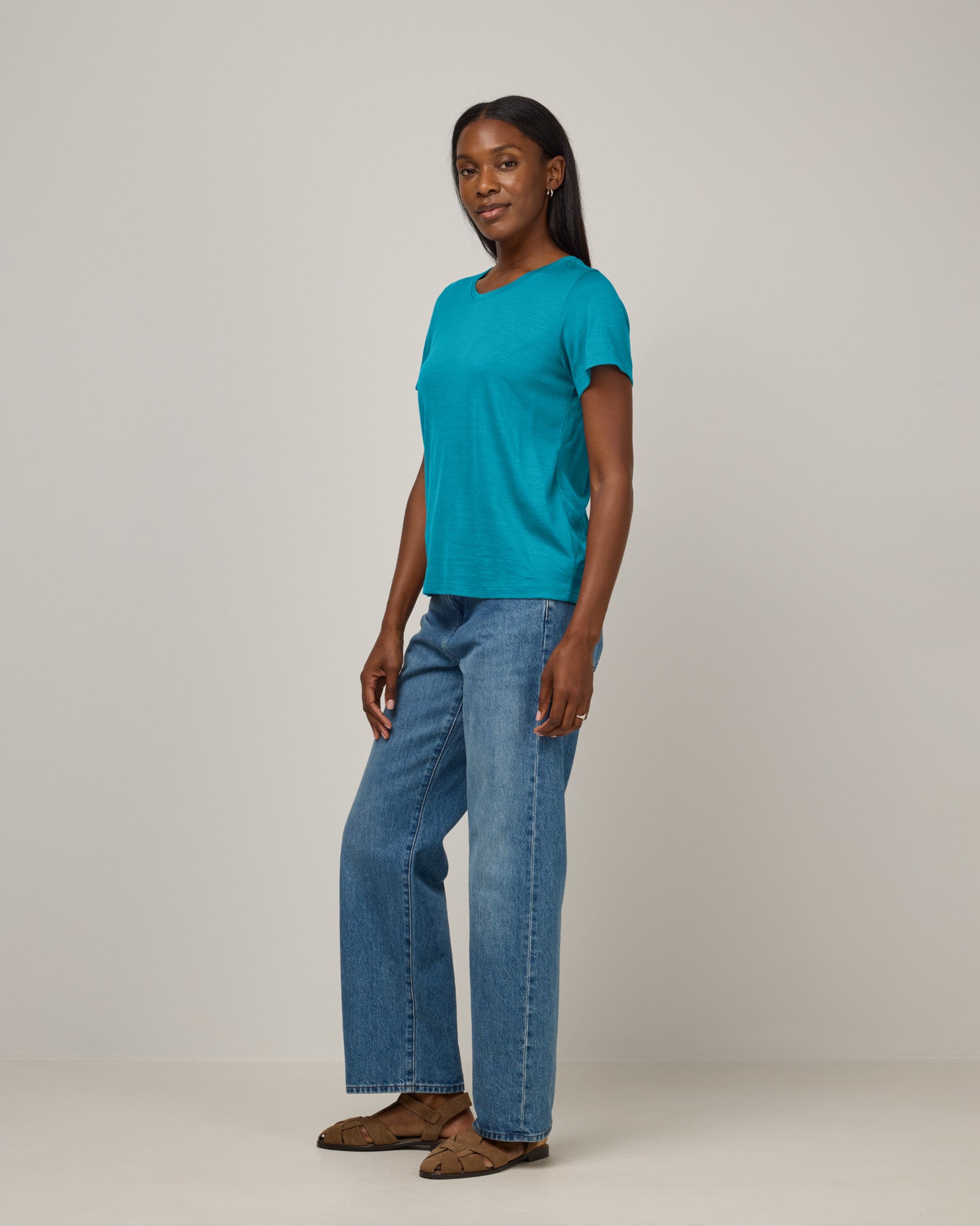 model-spec:Laah is 5'9", wearing a size M